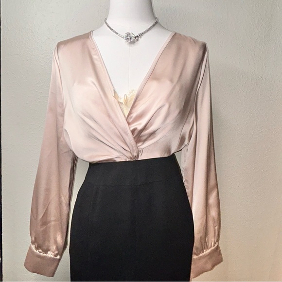Nicole Miller Champagne Satin Long Sleeve Twist Blouse Top Sz M - Picture 9 of 16